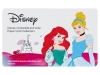 Kolekcja wzorów Disney przedstawiająca postacie Kopciuszka i Ariel. Ilustracja z kolorowymi detalami: Kopciuszek w błękitnej sukni, Ariel z czerwonymi włosami i zieloną sukienką. W tle zamek oraz logo Disney na białym tle.