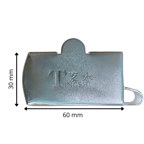 Liniał magnetyczny krawiecki MG20L o wymiarach 60 mm x 30 mm, wykonany z metalu. Posiada wyraźne napisy T JINGSU na powierzchni. Produkt leży na białym tle, ukazując prosty, funkcjonalny design.