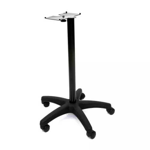Podstawa na kółkach do wytwornic pary BATTISTELLA TROLLEY BLACK, czarna, z pięcioramienną podstawą i kółkami, stojąca w pozycji pionowej. U góry znajduje się metalowa płyta do mocowania urządzenia.