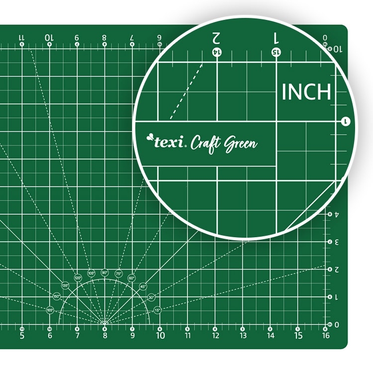 Mata podkładowa TEXI GREEN o wymiarach 45x30 cm, samoregenerująca, w kolorze zielonym. Na powierzchni widoczne siatki w calach i centymetrach oraz logo texi. Craft Green. Produkt leżący na płaskiej powierzchni.