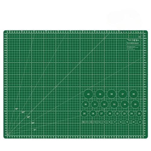 Mata podkładowa TEXI GREEN 60x45 cm w kolorze zielonym, samoregenerująca, z naniesionymi liniami i siatką w białym kolorze, umieszczona na prostym tle, widoczna z góry. Zawiera oznaczenia kątów oraz okrągłe punkty z numerami.