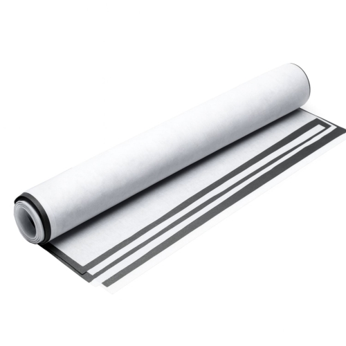 Stabilizator HaftMaster w postaci rolki z ośmioma arkuszami A3. Materiał w kolorze białym z czarnymi liniami, w pozycji leżącej, z widoczną strukturą. Idealny do hafciarstwa, dostosowany do maszyn.