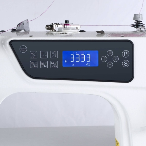 Panel sterujący stebnówki TEXI TRONIC 5F PREMIUM EX z niebieskim wyświetlaczem LCD, przyciskami do wyboru programu, regulacji oraz ustawień. Widoczne symbole funkcji szycia oraz oznaczenia. Maszyna przeznaczona do szycia lekkich i średnich materiałów.