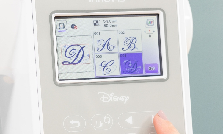 Innov-is M340ED to hafciarka Brother wyposażona w dotykowy wyświetlacz LCD i bogatą bazę 200 wzorów, w tym Disney. W zestawie oprogramowanie PE-Design Plus 2 do tworzenia własnych projektów.