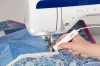 Model VQ4 marki Brother łączy przestrzeń 285 mm z nowoczesnym sterowaniem LCD. Stworzony do quiltingu i kreatywnych realizacji.