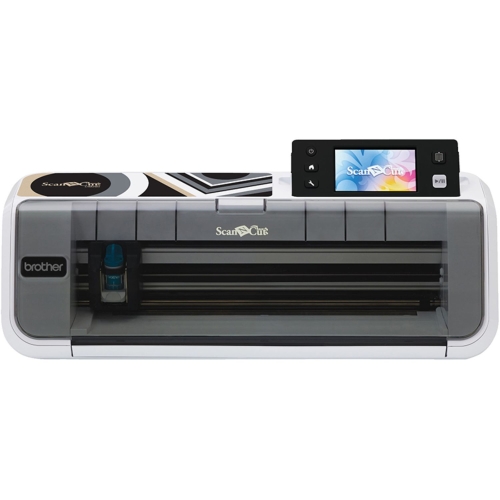 Brother ScanNCut CM260 to ploter z wbudowanym skanerem 300 dpi, który pozwala ciąć z własnych projektów bez kombinowania. Ma dotykowy ekran LCD, 5 fontów i 600 wzorów. Świetny do dekoracji, scrapbookingu oraz folii i papieru.