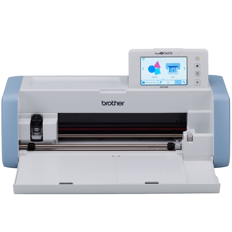 Ploter Brother SDX1000 skanuje, projektuje i wycina wygodnie dzięki automatycznej regulacji ostrza. W zestawie narzędzia do dżetów do efektownych dekoracji. Idealny do scrapbookingu i personalizacji.