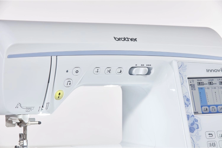 Innov-is NV2700 to komputerowa hafciarka Brother z szerokim polem haftu i nowoczesnym ekranem LCD. Stabilna praca i dokładność gwarantują profesjonalne efekty.