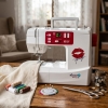 Łucznik Marilyn HD została zaprojektowana do pracy z grubymi tkaninami. Elektroniczne sterowanie, 99 programów ściegowych i regulacja prędkości umożliwiają pełną kontrolę nad każdym projektem.