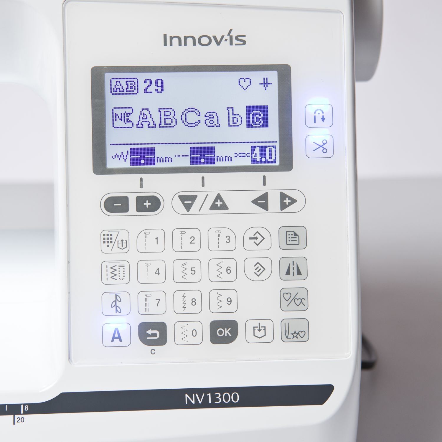 Wyświetlacz LCD i panel sterowania maszyny do szycia Brother NV1300