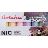 Zestaw 6 nici do szycia Ariadna Talia w pastelowych kolorach: żółtym, różowym, fioletowym, niebieskim i zielonym. Nici umieszczone w opakowaniu z logo Ariadna. Widok frontalny na pudełko.