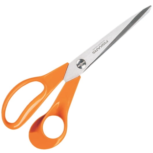 Nożyczki uniwersalne Fiskars 1000815 o długości 21 cm z ostrzem ze stali nierdzewnej i ergonomicznymi, pomarańczowymi uchwytami. Ujęcie z boku, pokazujące ostrze w pozycji otwartej.