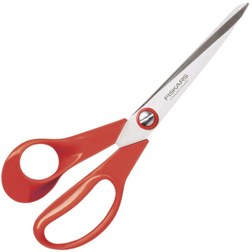 Nożyczki uniwersalne Fiskars 1000814 leworęczne o długości 21 cm z metalowymi ostrzami i ergonomicznie uformowanym uchwytem w czerwonym kolorze. Ujęcie z boku, pokazujące ostrze i uchwyty.
