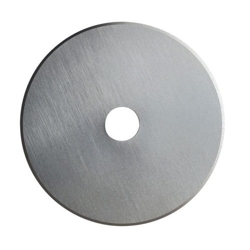 Ostrze noża krążkowego Fiskars 1066044 o średnicy 60 mm, wykonane z tytanu. Okrągła forma z centralnym otworem, lekko matowa powierzchnia. Idealne do precyzyjnego cięcia materiałów.