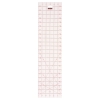Linijka do patchworku Fiskars 1004743 o wymiarach 150x600 mm, w prostokątnym kształcie. Ma przezroczyste tło z czerwonymi liniami i oznaczeniami w calach oraz centymetrach, idealna do precyzyjnego cięcia materiałów.