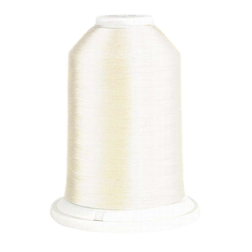 Nić hafciarska Madeira Rheingold Polyneon 40 w kolorze ciepłej bieli. Spool o wysokości około 10 cm, wykonana z połyskującego materiału. Przeznaczona do haftu, dostarczana w długości 5000 m. Ujęcie z boku na jednolitym tle.
