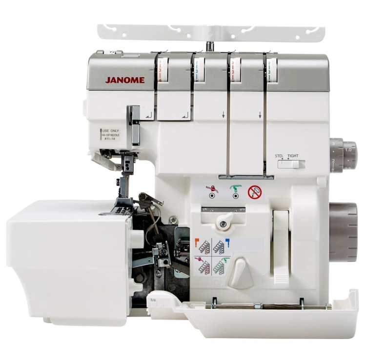 Owerlok Janome AT2000D Professional w kolorze białym, z metalowymi elementami. Widoczna strona z wbudowanym mechanizmem, pokrętłem regulacyjnym oraz oznaczeniami kolorów nici. Stojący, z otwartą osłoną, ukazujący wnętrze maszyny i detale konstrukcyjne.