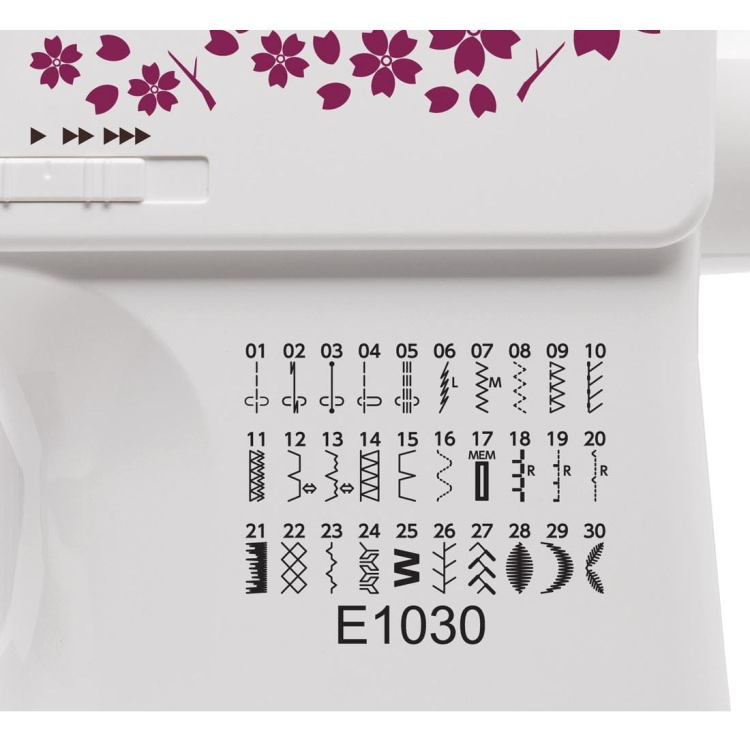 Panel maszyny do szycia Janome JUNO E1030 z widocznymi wzorami ściegów i oznaczeniem modelu. Na białym tle znajdują się różne ściegi, w tym zygzakowy, prosty oraz dekoracyjne, z numeracją od 01 do 30. Elementy graficzne w kolorze fioletowym.