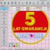 Program Janome Artistic Digitizer Full z interfejsem do projektowania haftów, wyświetlający centralnie okrąg z napisem 5 LAT GWARANCJI w żółtym kolorze na czerwonym tle oraz logo JANOME w niebieskim z sercem. Widać siatkę roboczą.