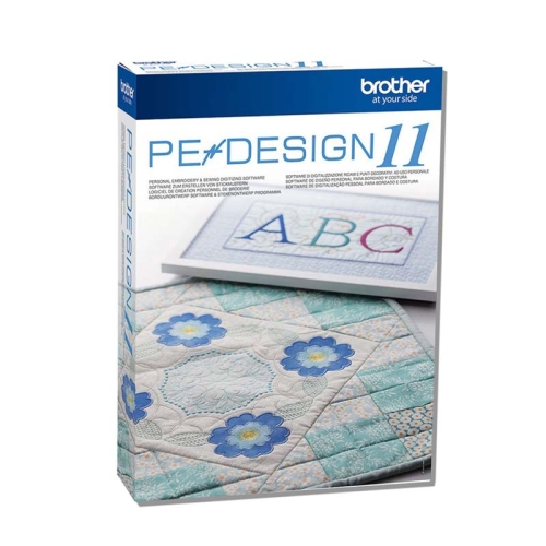Oprogramowanie Brother PE-Design 11 do projektowania haftów, w opakowaniu. Na górnej części widoczny zarys projektu z literami ABC, na dole przykład haftu z niebieskimi kwiatami na jasnym tle. Logo Brother na górze opakowania.
