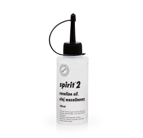 Olej wazelinowy Spirit 2 w butelce o pojemności 100 ml. Przezroczysta butelka z czarną zakrętką i aplikatorem. Widoczne napisy spirit 2, olej wazelinowy oraz 100 ml.