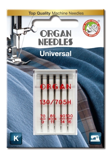 Igły półpłaskie ORGAN 130/705H uniwersalne w blistrze, zestaw 5 sztuk w rozmiarach 70, 80, 90 i 100. W opakowaniu widoczny napis ORGAN oraz Universal w kolorze czerwonym. Tło w odcieniach niebieskiego i brązowego z materiałami tekstylnymi.