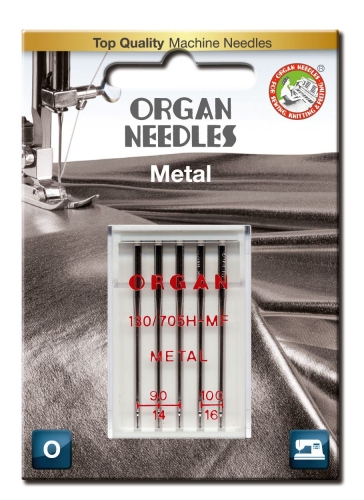 Igły półpłaskie ORGAN 130/705H do nici metalizowanych w blistrze. W opakowaniu 5 igieł o rozmiarach 90 i 100. Na białym tle widoczne logo ORGAN oraz informacje o rozmiarach. Igły mają cienkie, metalowe końcówki.