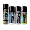 Zestaw czterech sprayów do utrzymania czystości Spirit. W skład wchodzą spray silikonowy (czarny), środek czyszczący (niebieski), impregnator (szary) i odplamiacz (zielony). Wszystkie mają czarne nakrętki i widoczne etykiety z informacjami o zastosowaniu