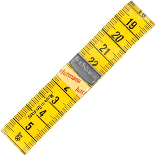 Centymetr krawiecki obustronny, długość 150 cm, w kolorze żółtym. Widoczne podziały w centymetrach oraz milimetrach. Miernik walcowaty, z metalowym mocowaniem w centralnej części. Idealny do precyzyjnego pomiaru odzieży i materiałów.