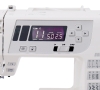 Panel maszyny do szycia Janome 360DC z wyświetlaczem LCD, przyciskami do wyboru ściegów oraz wskaźnikami. Widoczne symbole ściegów i opcje ustawień. Urządzenie w kolorze białym, z ergonomicznymi przyciskami.