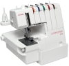 Overlock Merrylock 689 w białej obudowie z funkcją renderki. Widoczna metalowa stopka, 5 kolorowych szpulek nici z góry, pokrętło regulacji oraz logo Merrylock i COVERLOCK 689 na obudowie. Produkt stoi na płaskiej powierzchni.
