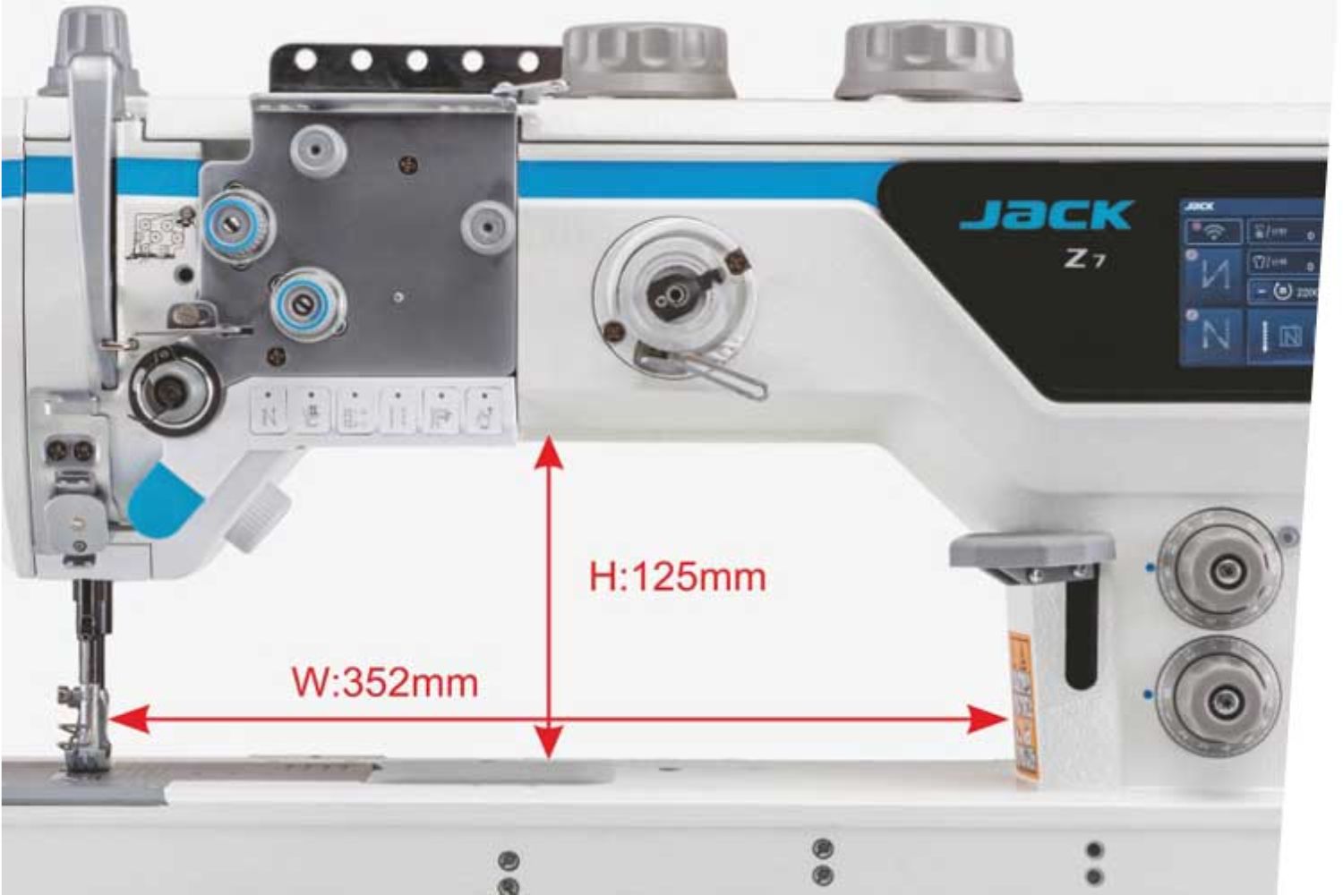 Przestrzeń robocza stebnówki JACK Z7-29100 o szerokości 352 mm i wysokości 125 mm